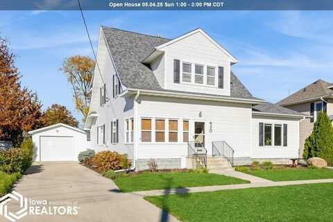 420 S 3Rd Avenue E, Newton, IA 50208