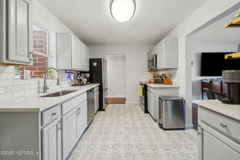 1007 BRIERFIELD Drive, Jacksonville, FL 32205