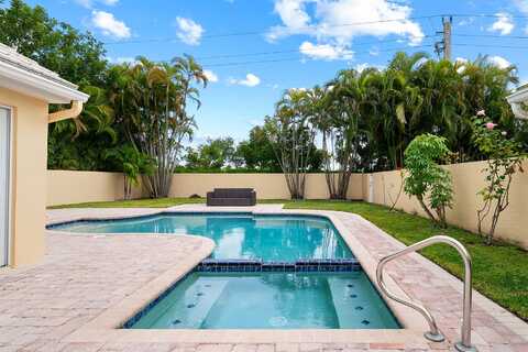 952 Dickens Place, West Palm Beach, FL 33411