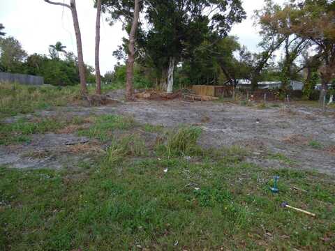 556 Clark Street, North Fort Myers, FL 33903