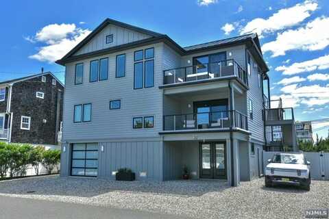 1035 Barnegat Lane, Mantoloking, NJ 08738