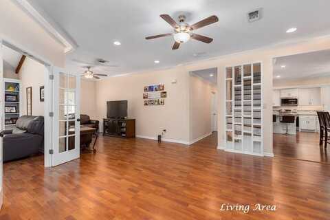 309 Hunters Creek Drive, Lufkin, TX 75901