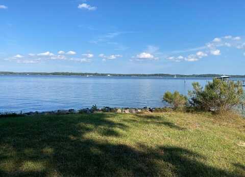 1020 Queenstown Road, Lancaster, VA 22503