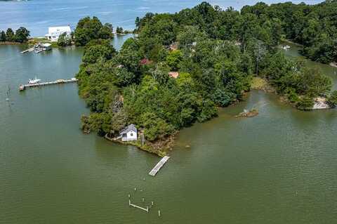 173 Tilden Lane, Weems, VA 22576