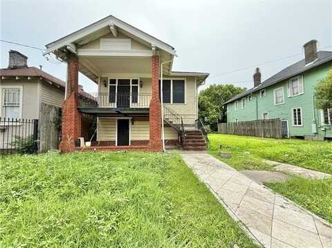 2521 ROBERT Street, New Orleans, LA 70115