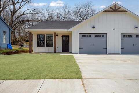 521 Gates Street, Bonham, TX 75418