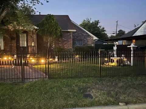 2340 N Chandler Drive E, Fort Worth, TX 76111