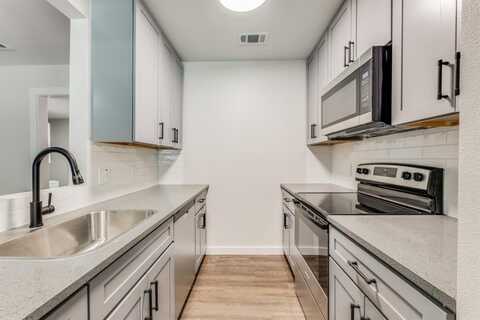 5909 Gaston Avenue, Dallas, TX 75214
