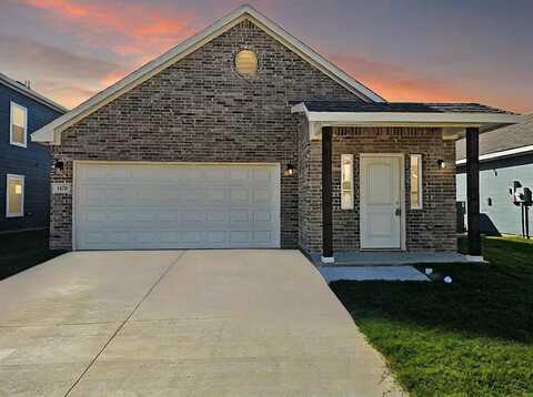 1420 Silver Spruce Lane, Fort Worth, TX 76140