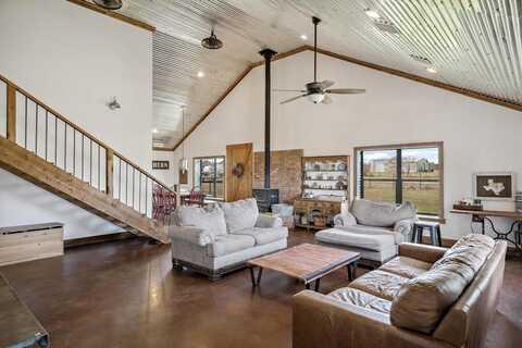 2042 Vz County Road 4123, Canton, TX 75103