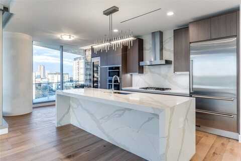 3130 N Harwood Street, Dallas, TX 75201