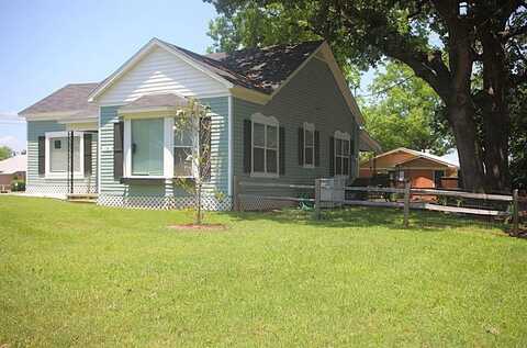 108 W Grove Street, Pilot Point, TX 76258
