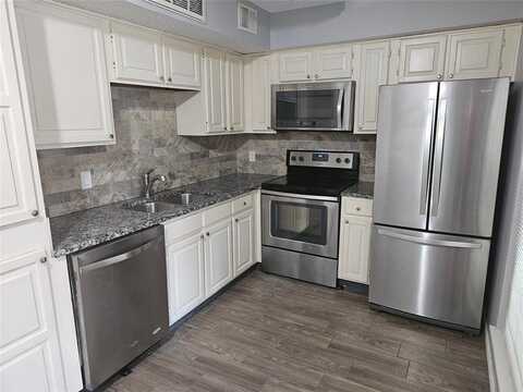2300 Bamboo Drive, Arlington, TX 76006