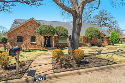 2345 Robinhood Drive, Grand Prairie, TX 75050