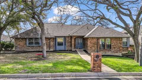11817 Blue Creek Drive, Fort Worth, TX 76008