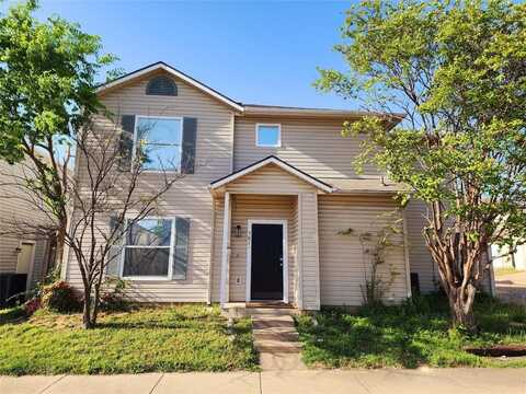 301 Ensenada Plaza, Dallas, TX 75211