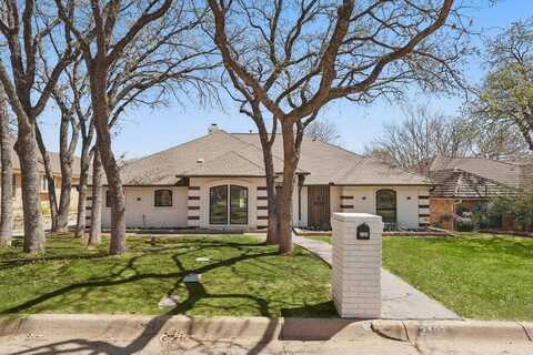 2107 Emerald Lake Drive, Arlington, TX 76013