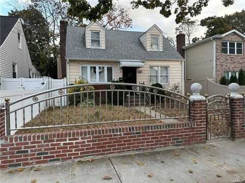 136-11 220TH Place, Laurelton, NY 11413