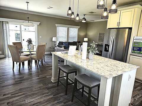 39105A Golf View Ave, Dade City, FL 33525