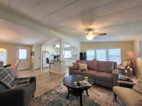 5921 Brigadoon Cir, Sarasota, FL 34233