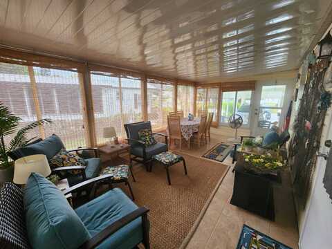6728 TUCAN ST, FORT PIERCE, FL 34951
