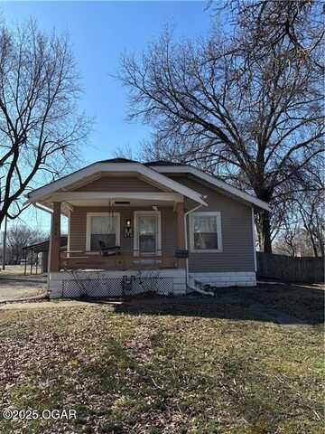 924 E 5th Street, Pittsburg, KS 66762