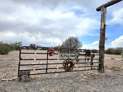 8495 W Antelope Run Road, Ash Fork, AZ 86320
