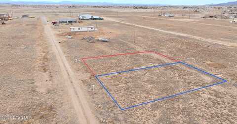 360 W Hawaii Road, Paulden, AZ 86334