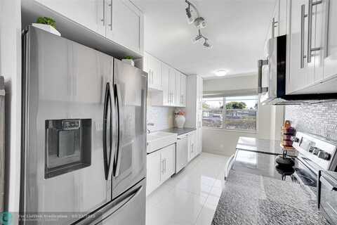 8105 NW 61st St, Tamarac, FL 33321
