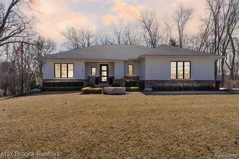 4887 WYE OAK Road, Bloomfield Hills, MI 48301
