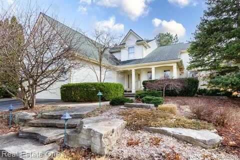 490 FRANKLIN LAKE Circle, Oxford, MI 48371