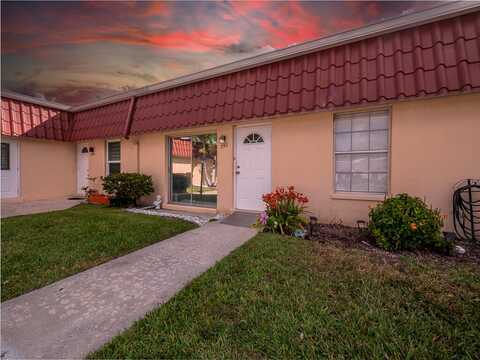 252 Down East Lane, Lake Worth, FL 33467