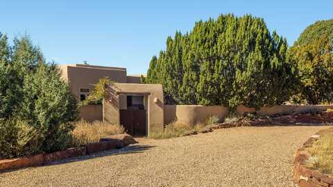 14 Chapala Road, Santa Fe, NM 87508