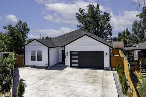 467 Arnos Street, Talent, OR 97540