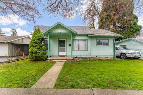 311 NE Mead Street, Grants Pass, OR 97526