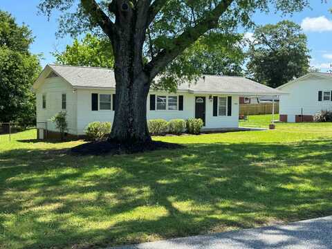 106 Cloverdale Drive, Boiling Springs, SC 29316