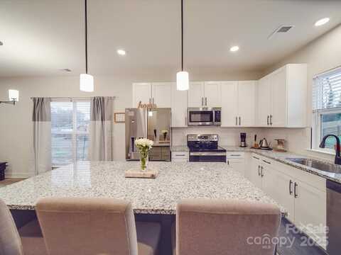 711 E 3rd Avenue, Gastonia, NC 28054