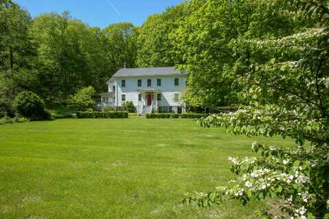 11 Hodge Road, Roxbury, CT 06783