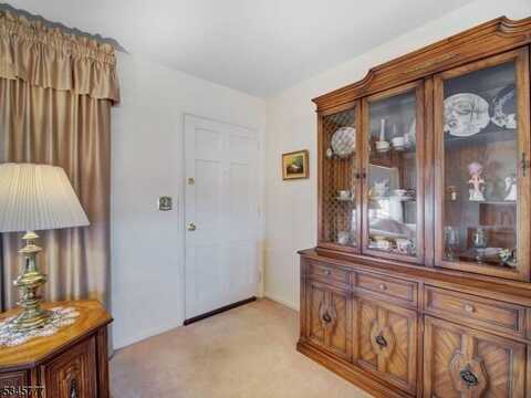 455 Greylock Pkwy, Belleville, NJ 07109