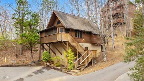 334 Greenwood Way, Pigeon Forge, TN 37863