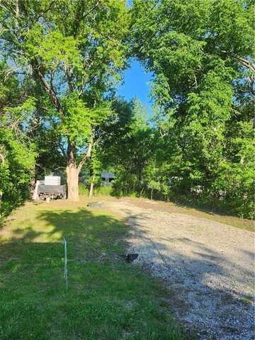 57 Beechwwod Lane, Linn Valley, KS 66040