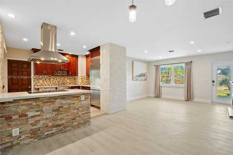 2725 NE 21st Ave, Fort Lauderdale, FL 33306