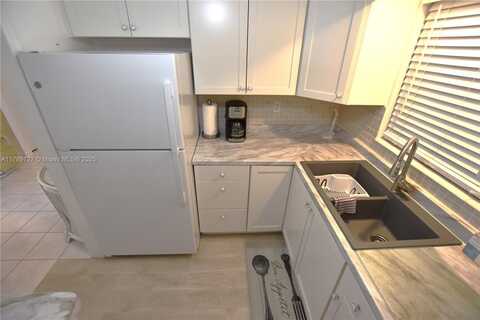 2735 Dudley Drive E, West Palm Beach, FL 33415