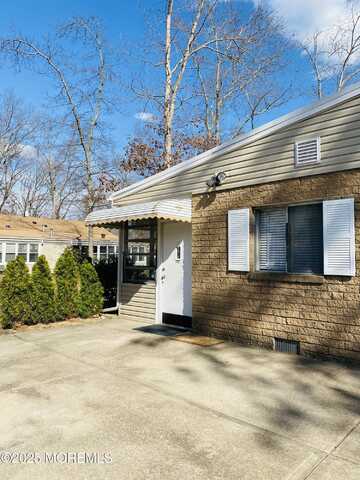 20 Holly Street, Toms River, NJ 08757