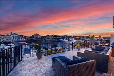 16140 Tortola Circle, Huntington Beach, CA 92649
