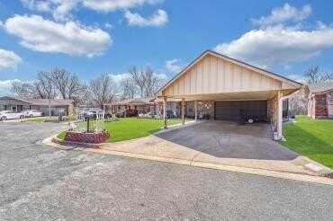 6107 NW Birchwood Place, Lawton, OK 73505