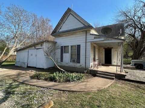 401 E Spruce Street, Whitewright, TX 75491