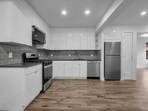 40-05 Ithaca St, Brooklyn, NY 11373