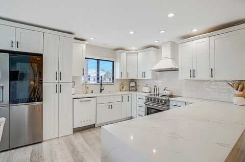 7527 Glendevon Lane, Delray Beach, FL 33446