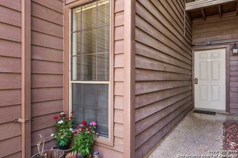 8633 Datapoint, San Antonio, TX 78229
